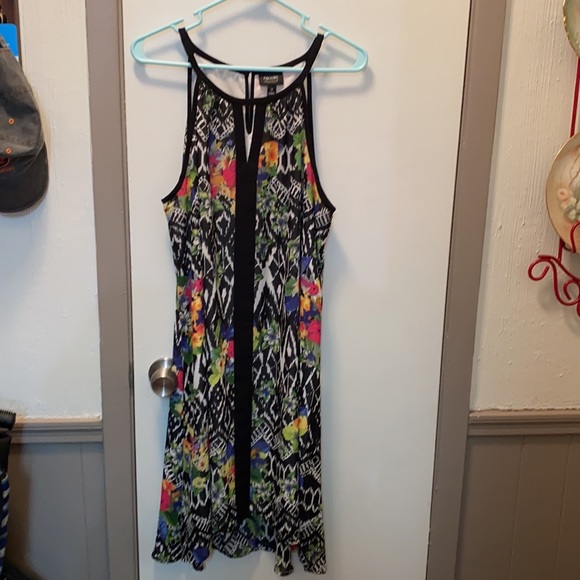 Dress - Picture 5 of 5